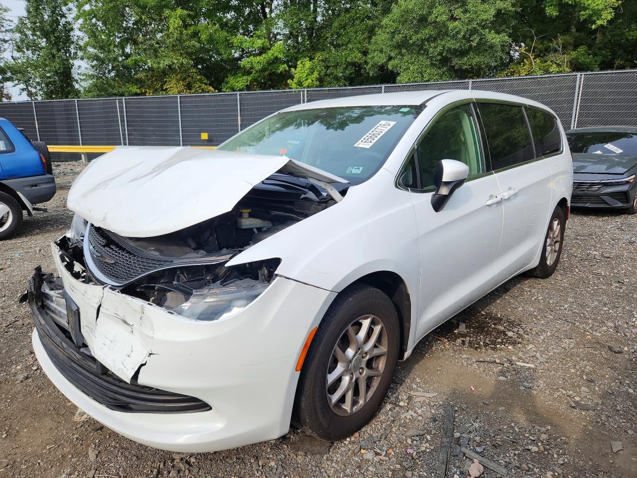 2017 CHRYSLER PACIFICA LX | 2C4RC1CG0HR560650 | UPCARS