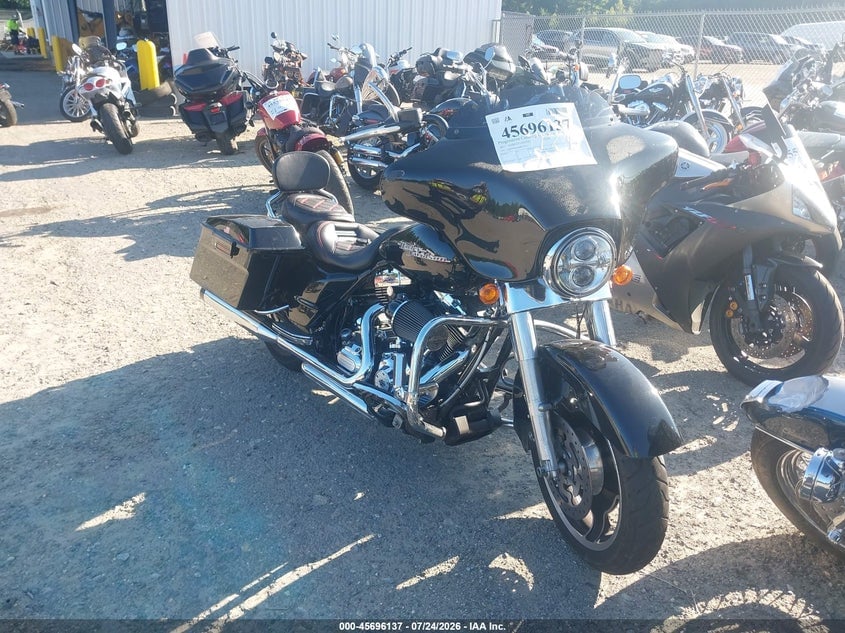 2011 HARLEY-DAVIDSON FLHX | 1HD1KBM19BB675316 | UPCARS