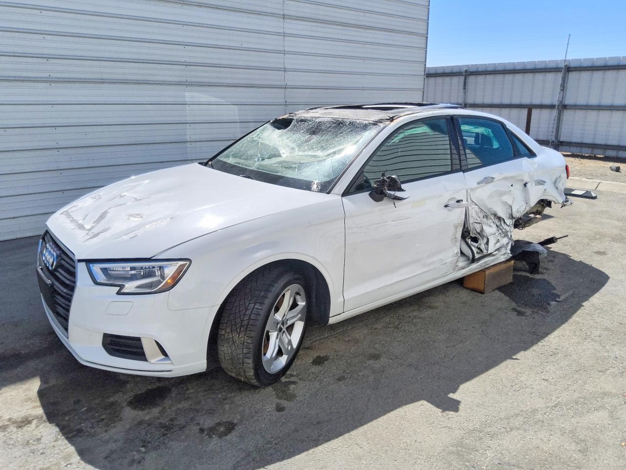 2018 AUDI A3 PREMIUM | WAUAUGFF2J1026962 | UPCARS