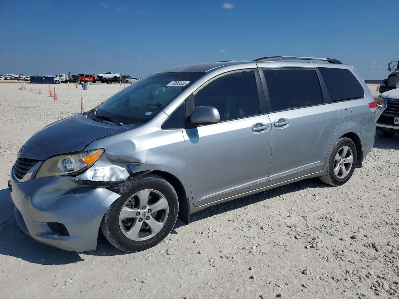 2011 TOYOTA SIENNA LE | 5TDKK3DC7BS149255 | UPCARS