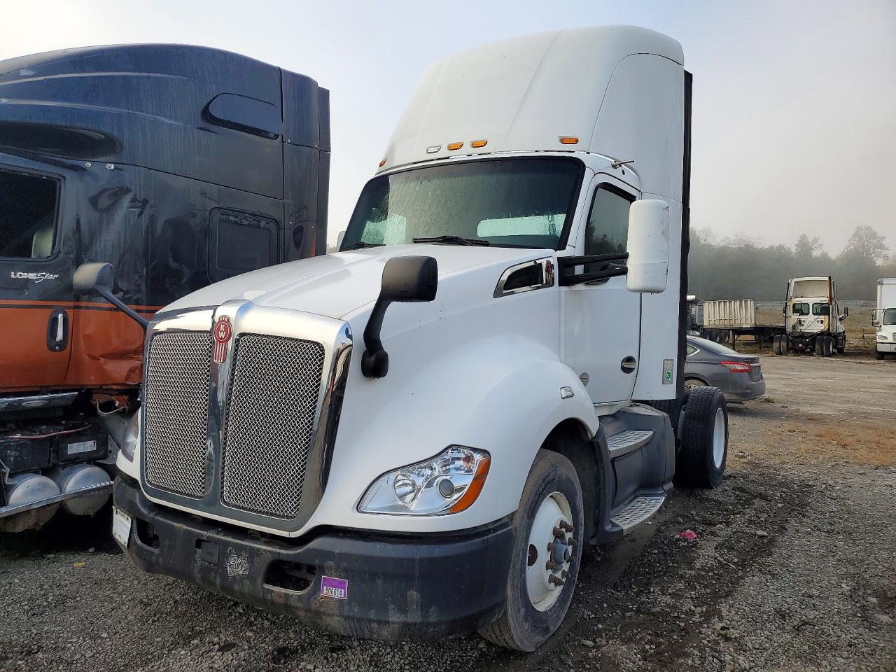 2016 KENWORTH T680 SEMI TRUCK | 1XKYA48X8GJ496408 | UPCARS