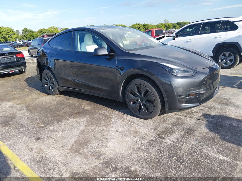 2024 TESLA MODEL Y LONG RANGE SINGLE MOTOR REAR-WHEEL DRIVE/RWD | 7SAYGDED2RF102063 | UPCARS