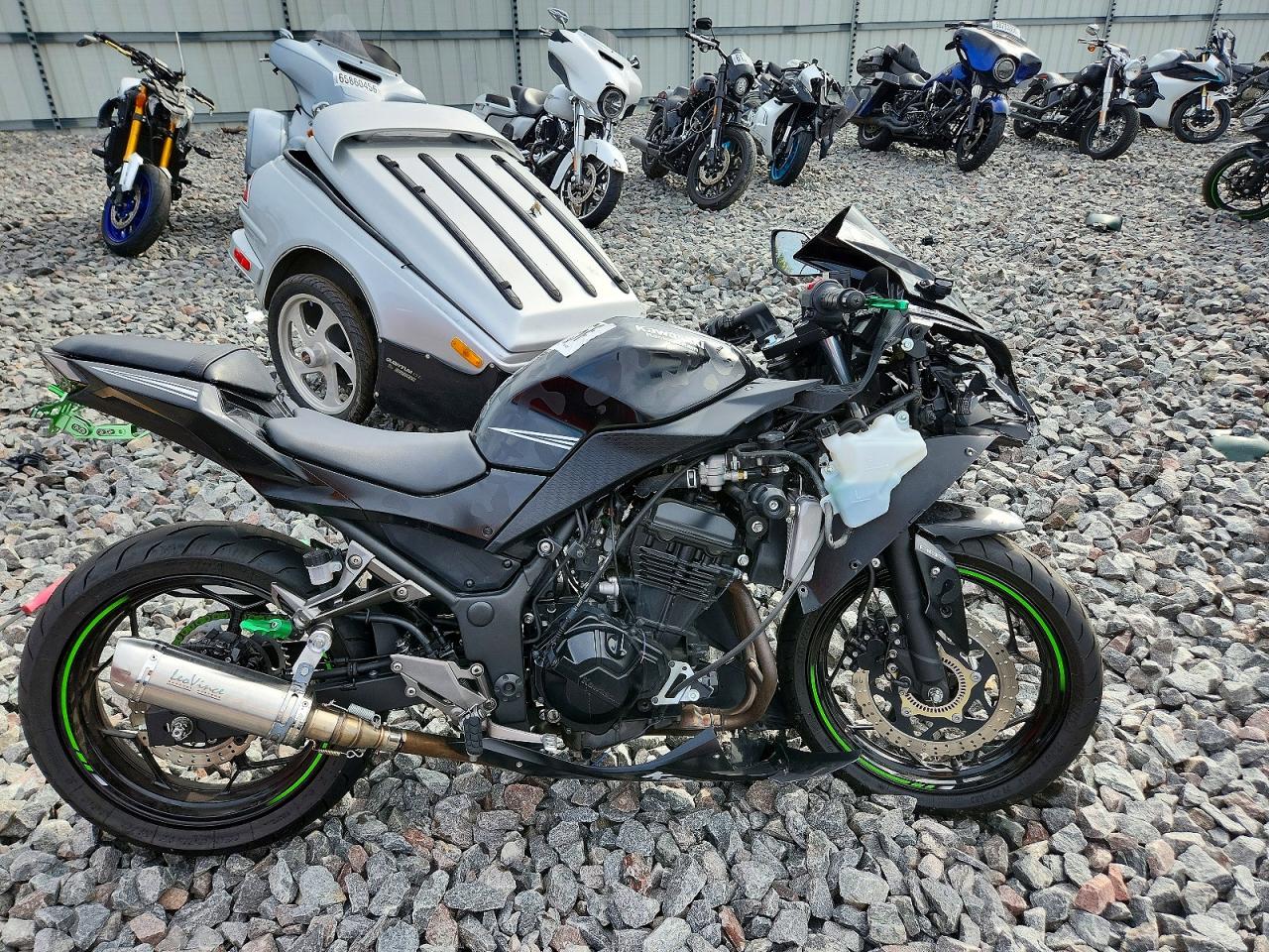 2017 KAWASAKI EX | JKAEX8B15HDA40209 | UPCARS
