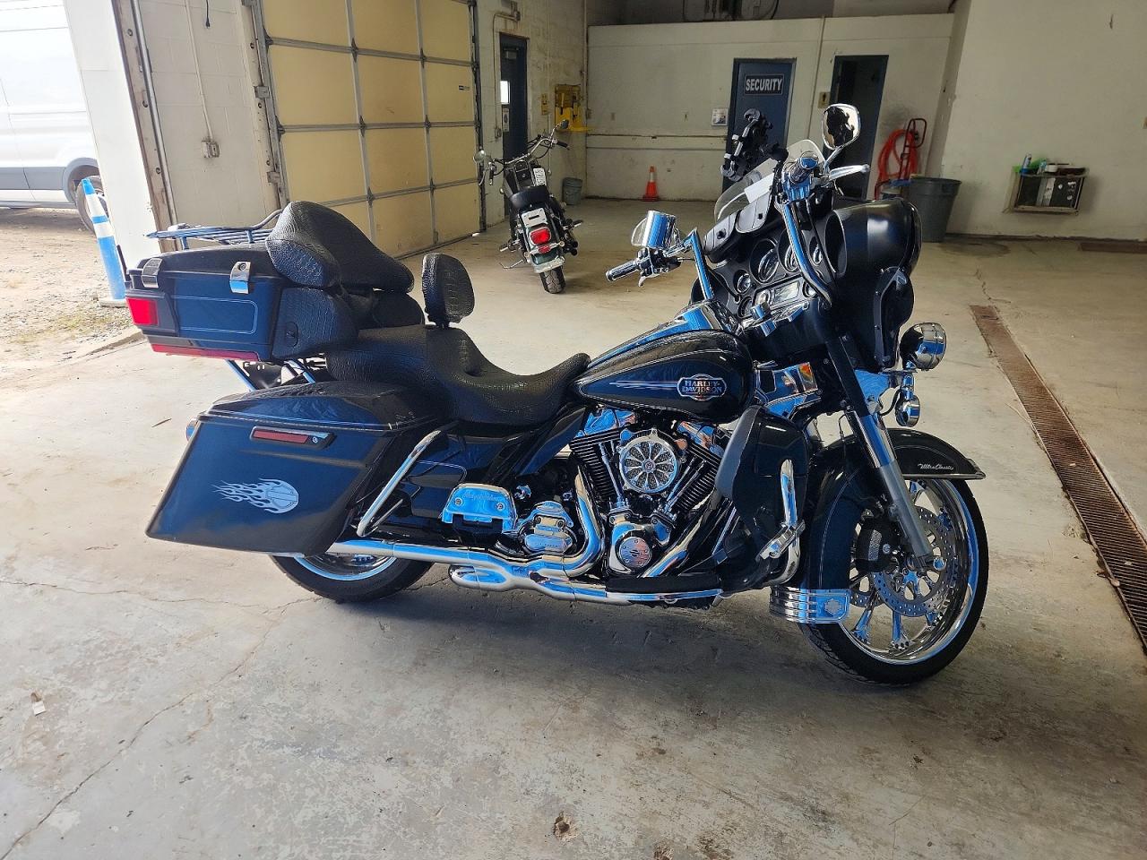 2012 HARLEY-DAVIDSON FL | 1HD1FCM13CB627046 | UPCARS