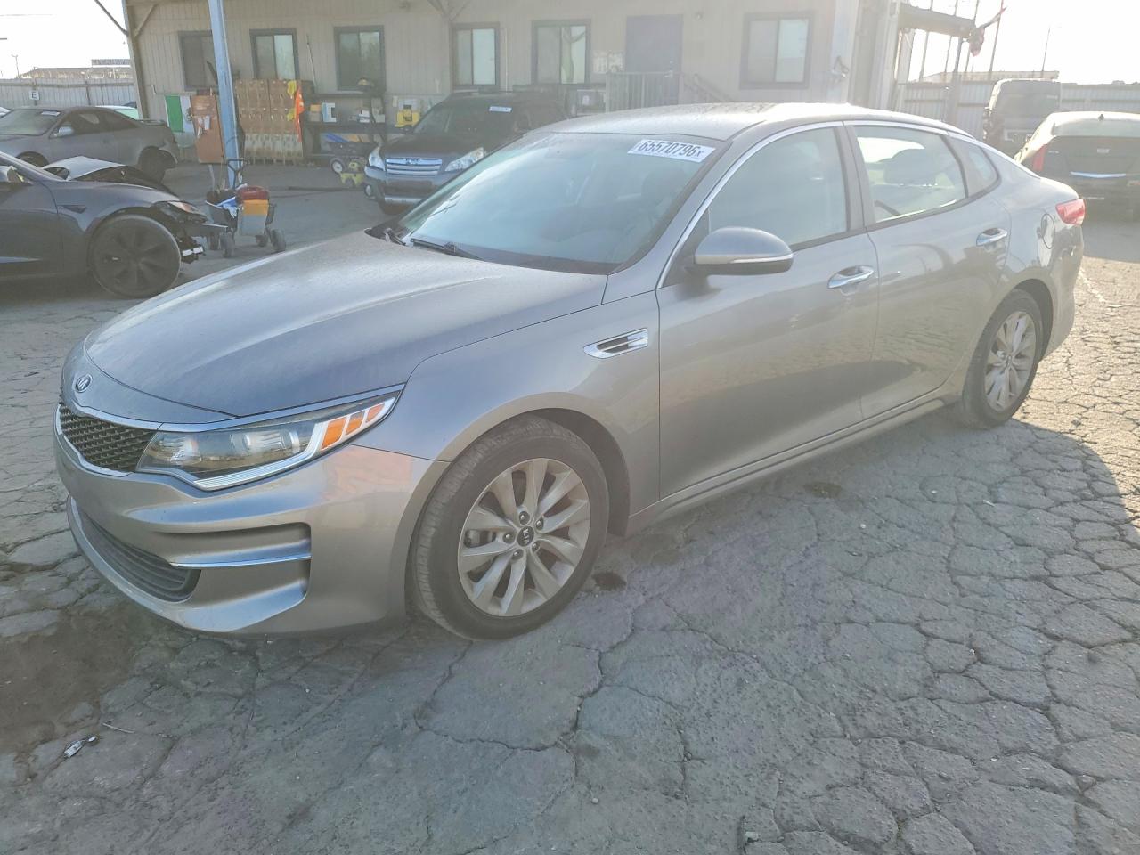 2018 KIA OPTIMA LX | 5XXGT4L38JG264148 | UPCARS