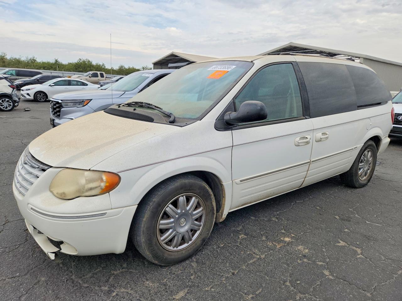 2005 CHRYSLER MINIVAN LIMITED | 2C8GP64L85R457345 | UPCARS