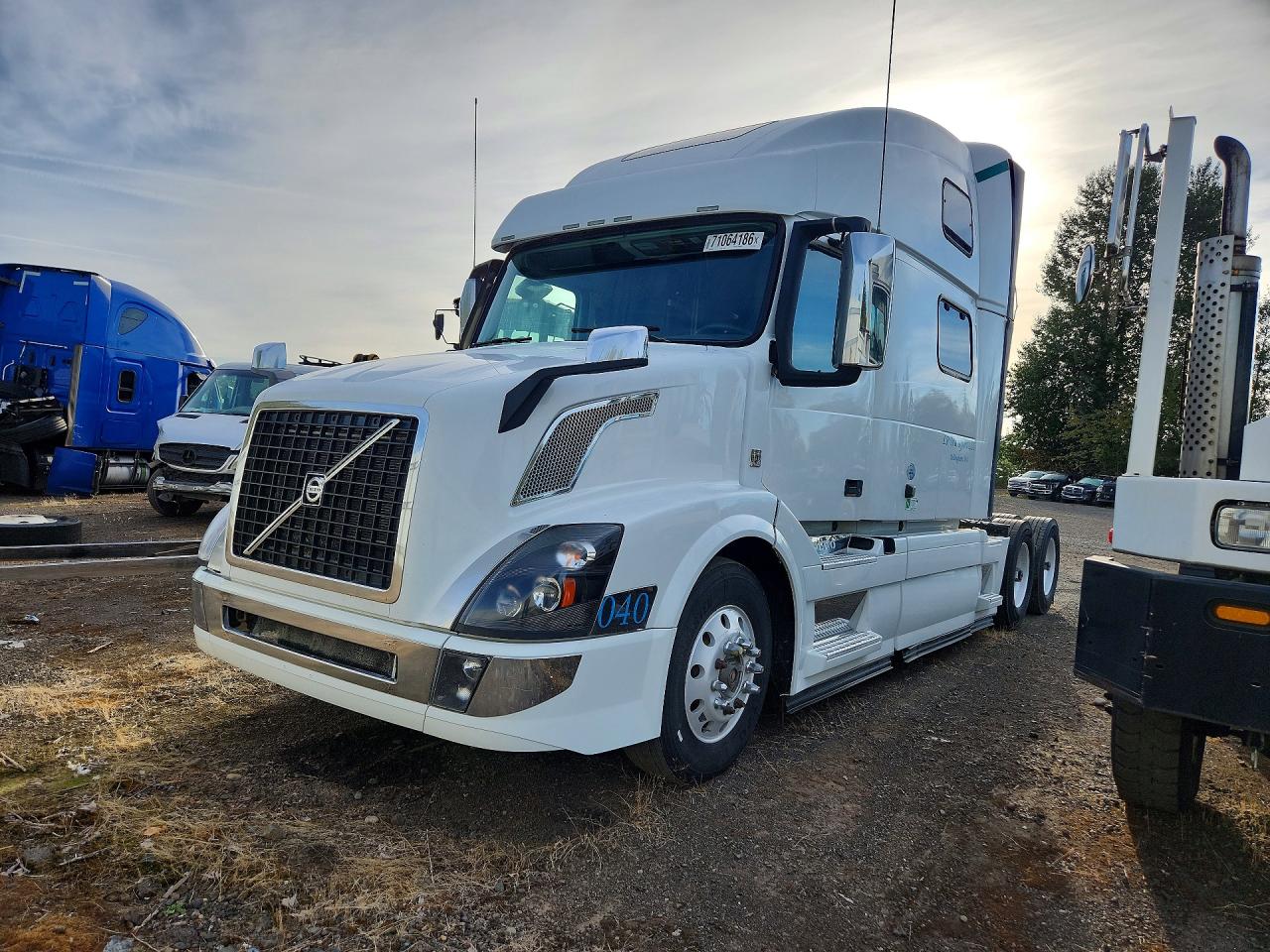 2014 VOLVO VNL | 4V4NC9EH6EN171527 | UPCARS