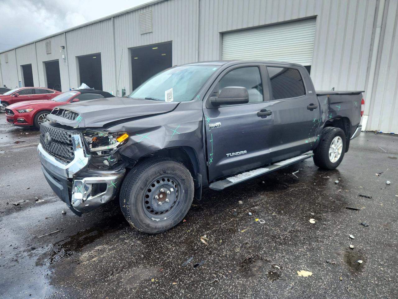 2018 TOYOTA TUNDRA CREWMAX SR5 | 5TFEY5F10JX243442 | UPCARS