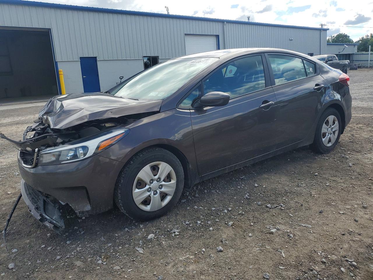2017 KIA FORTE LX | 3KPFK4A70HE120519 | UPCARS