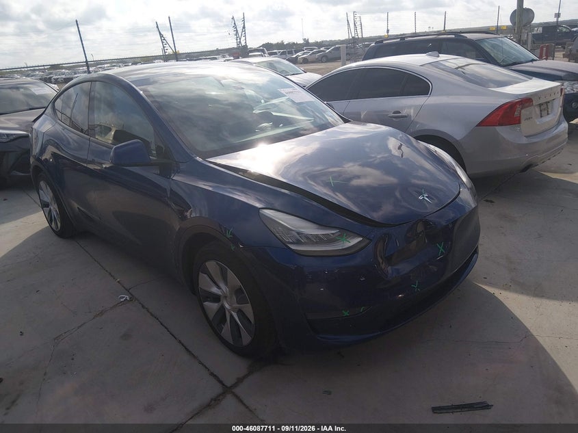 2020 TESLA MODEL Y LONG RANGE DUAL MOTOR ALL-WHEEL DRIVE | 5YJYGDEE5LF010670 | UPCARS