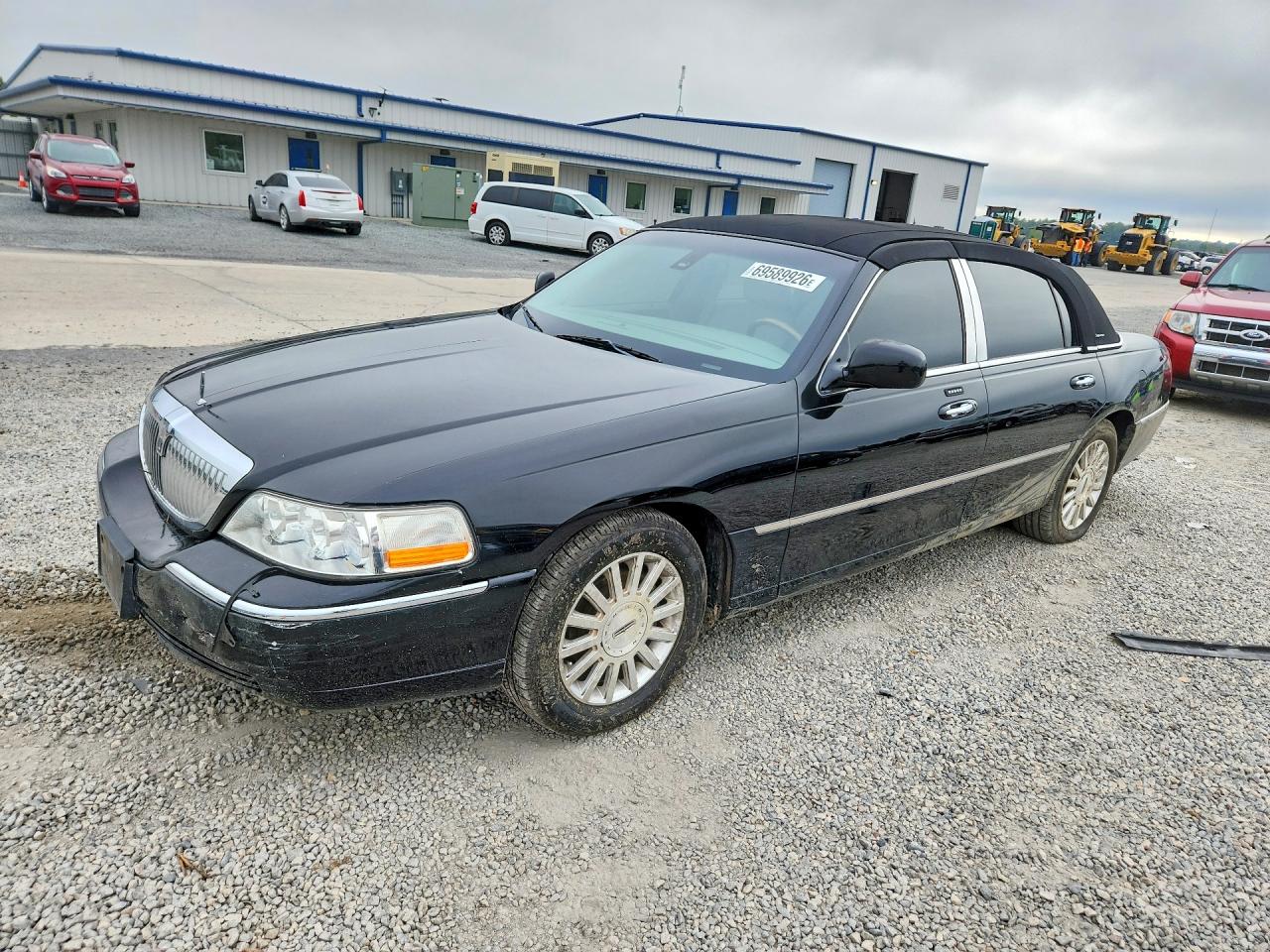 2003 LINCOLN TOWNCAR SIGNATURE | 1LNHM82W83Y647075 | UPCARS