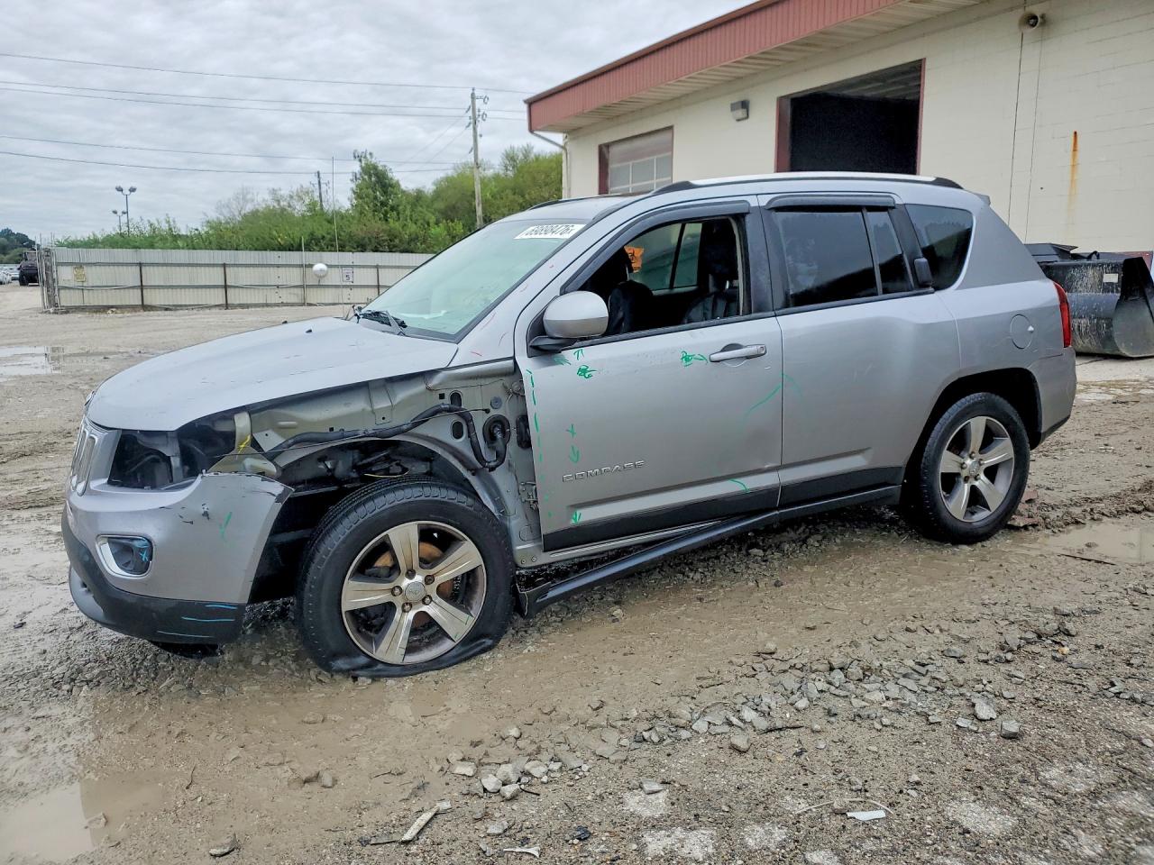 2017 JEEP COMPASS LATITUDE | 1C4NJCEB4HD169277 | UPCARS