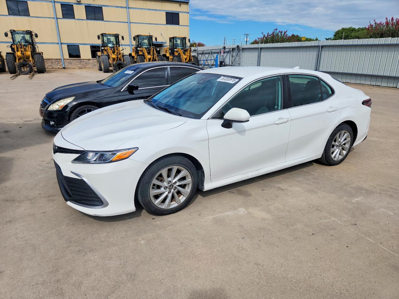2021 TOYOTA CAMRY LE | 4T1C11AK7MU445233 | UPCARS