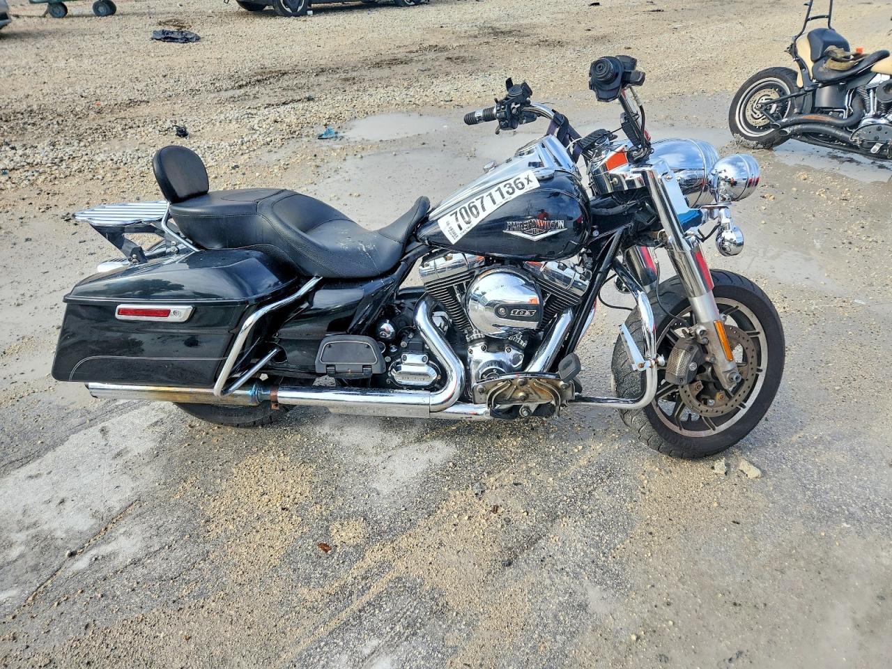 2016 HARLEY-DAVIDSON FL ROAD KING | 1HD1FBM10GB647965 | UPCARS
