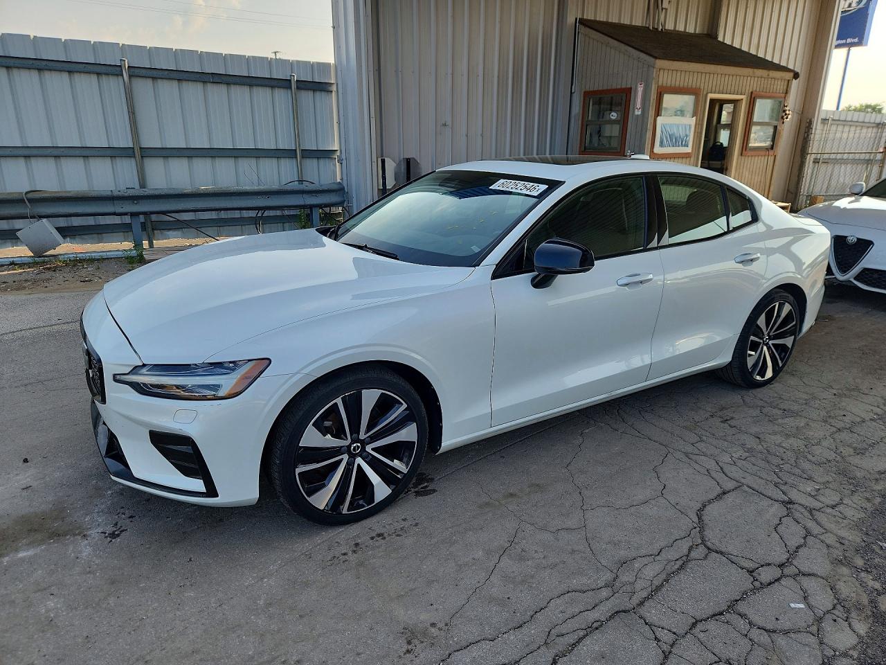 2022 VOLVO S60 B5 MOMENTUM | 7JRL12FZ2NG156083 | UPCARS