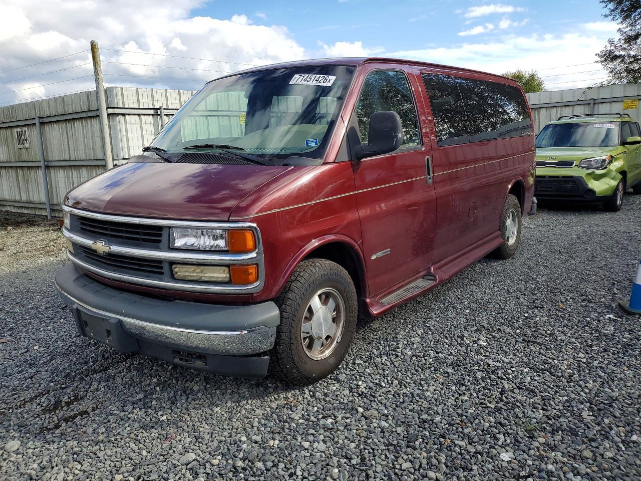 2000 CHEVROLET EXPRESS | 1GBFG15R8Y1156347 | UPCARS