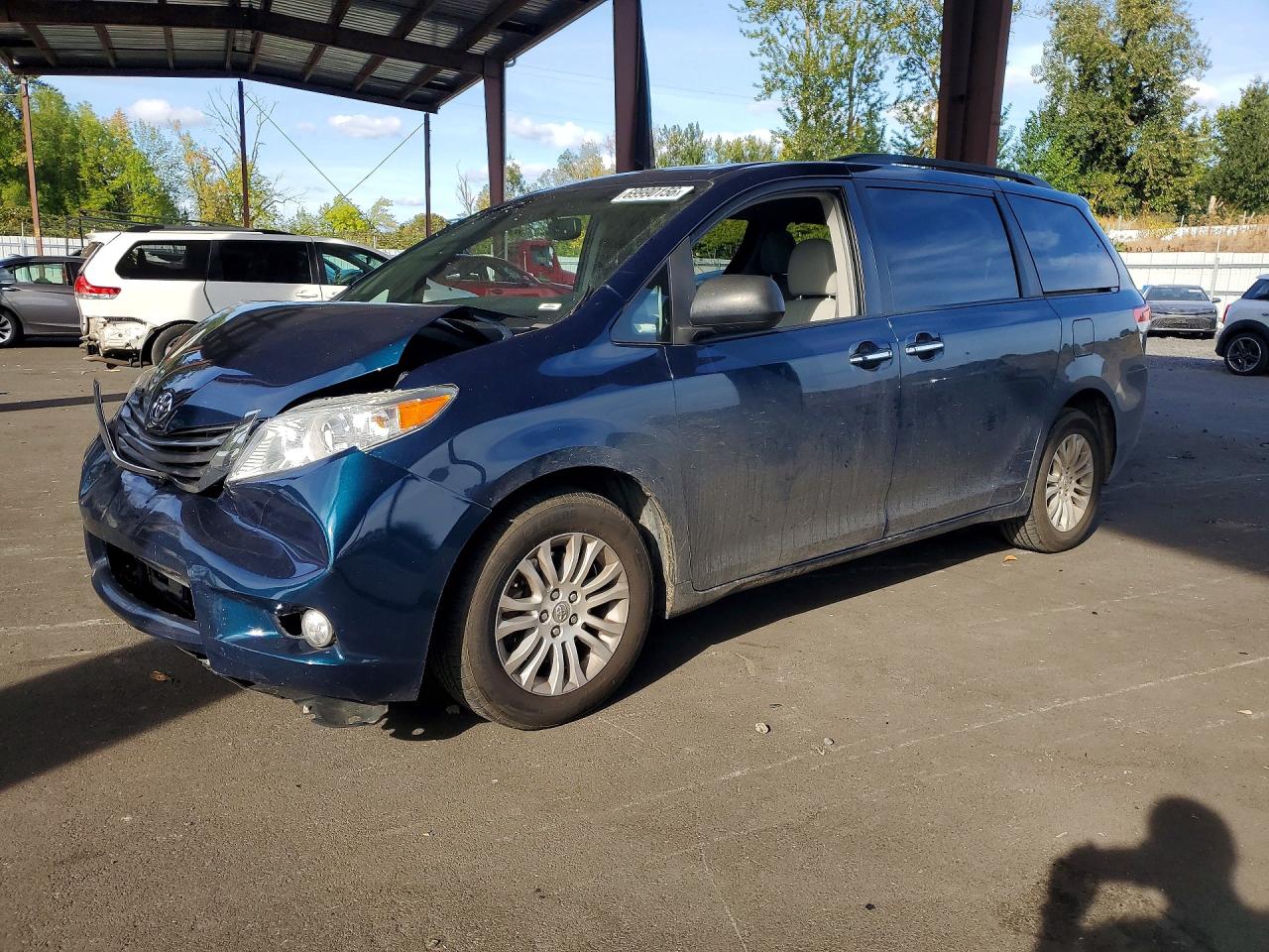 2011 TOYOTA SIENNA XLE 8-PASSENGER | 5TDYK3DCXBS085528 | UPCARS