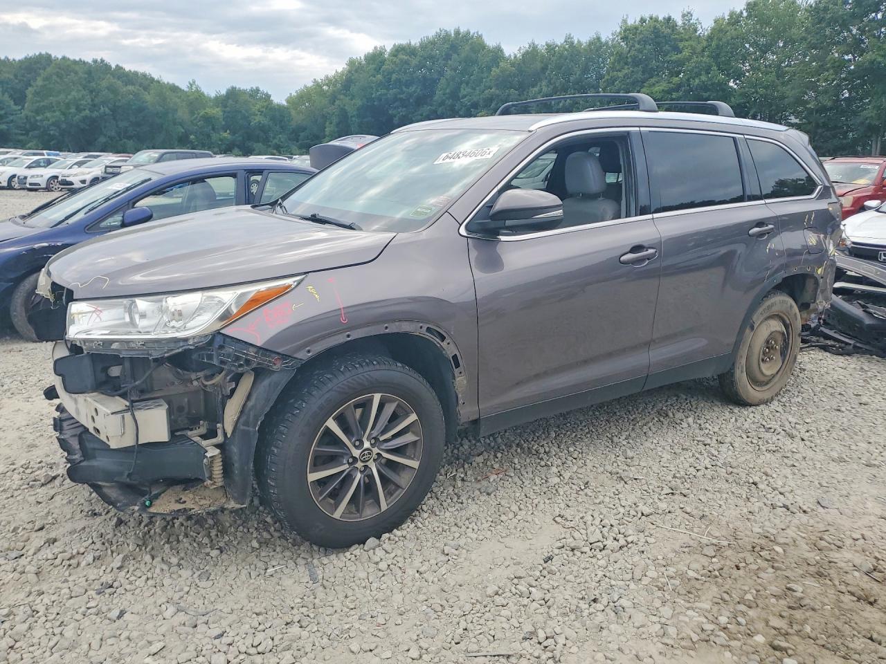 2019 TOYOTA HIGHLANDER XLE | 5TDKZRFH2KS339990 | UPCARS