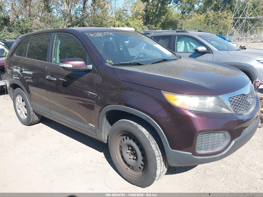 2011 KIA SORENTO LX | 5XYKTCA14BG085818 | UPCARS