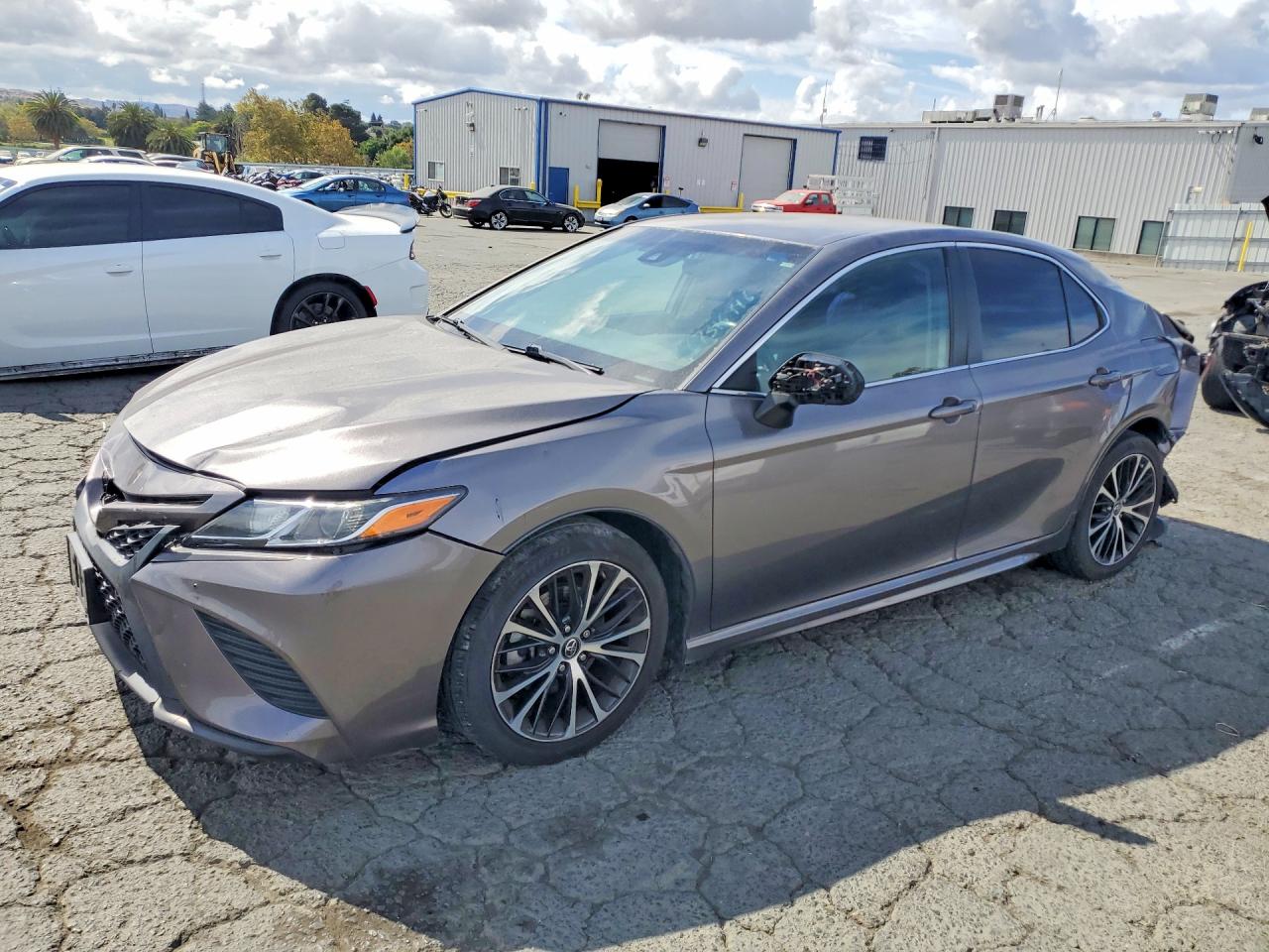 2018 TOYOTA CAMRY SE | 4T1B11HK5JU660008 | UPCARS
