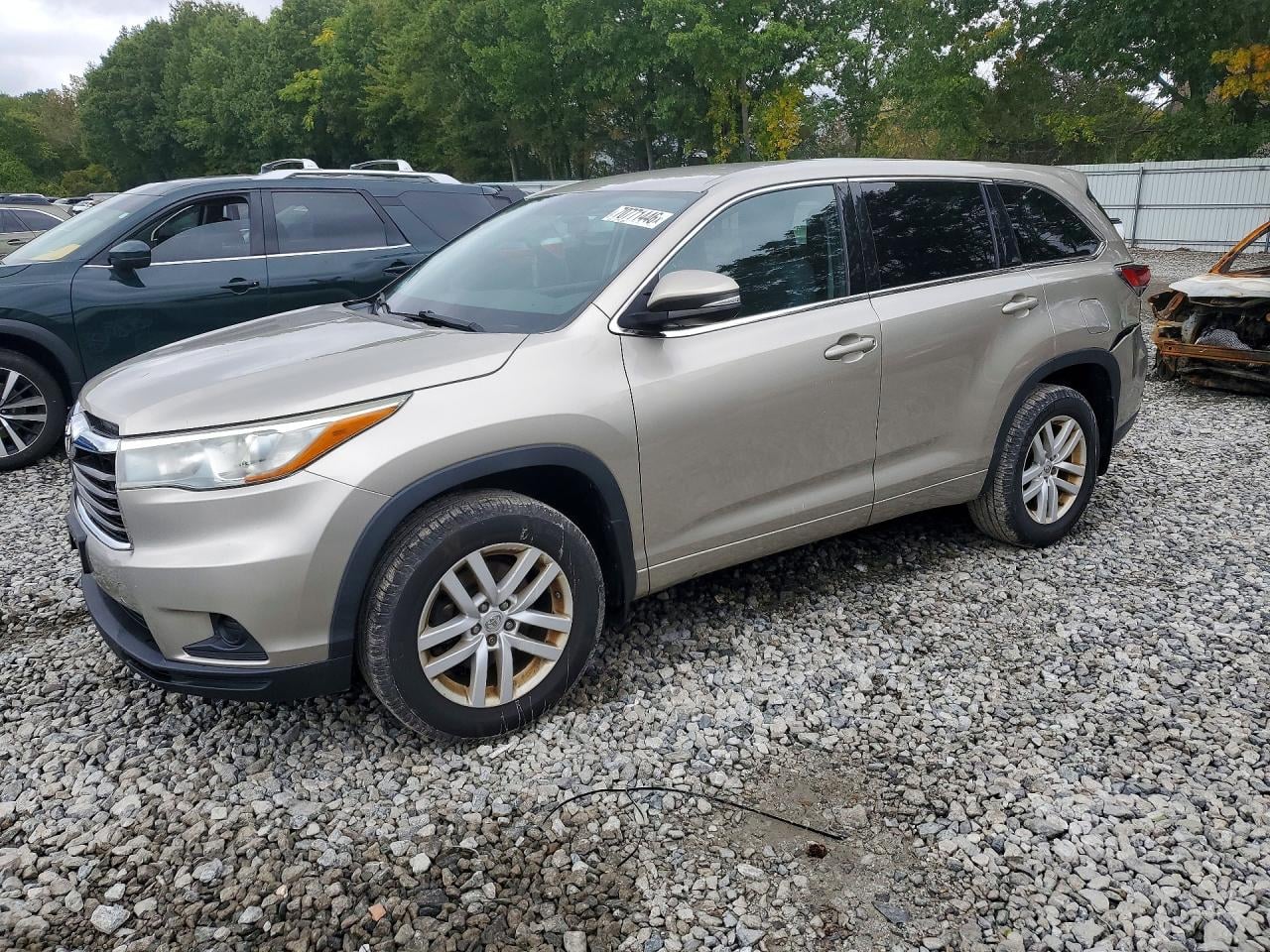 2015 TOYOTA HIGHLANDER LE | 5TDBKRFH1FS165470 | UPCARS