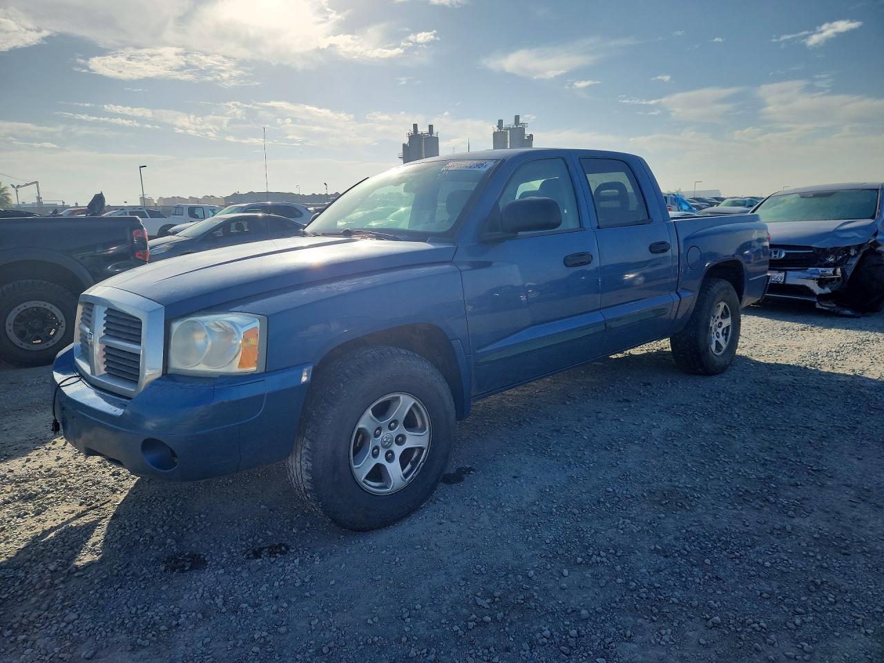 2005 DODGE DAKOTA QUAD SLT | 1D3HW48N25S149764 | UPCARS