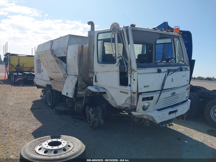 2001 STERLING TRUCK SC 7000 | 49HAABBV81HH90741 | UPCARS