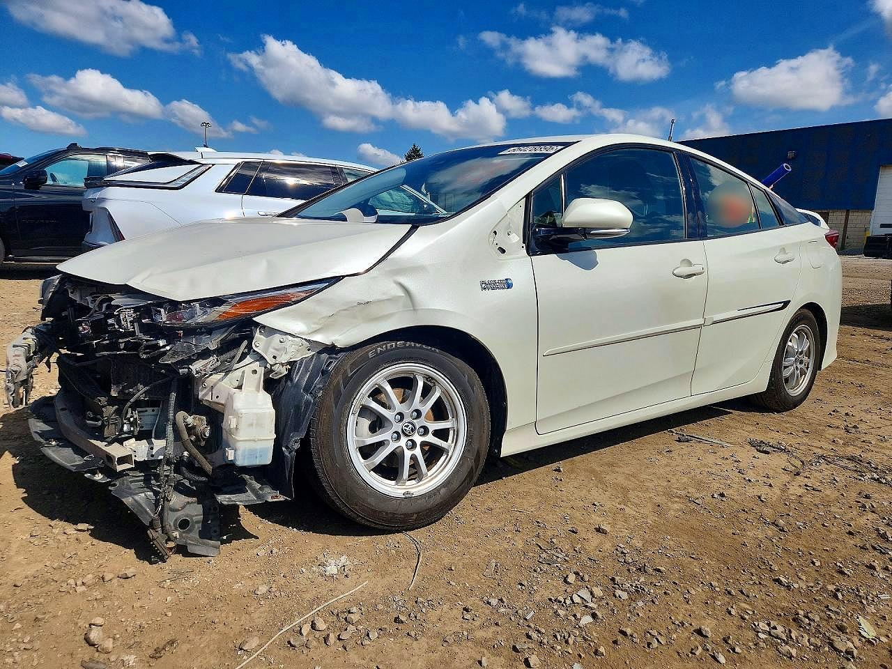2017 TOYOTA PRIUS ADVANCED | JTDKARFP1H3068008 | UPCARS