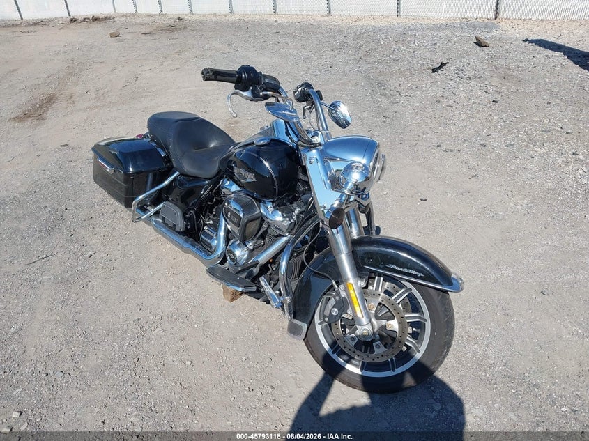 2017 HARLEY-DAVIDSON FLH ROAD KING | 1HD1FBC15HB659600 | UPCARS