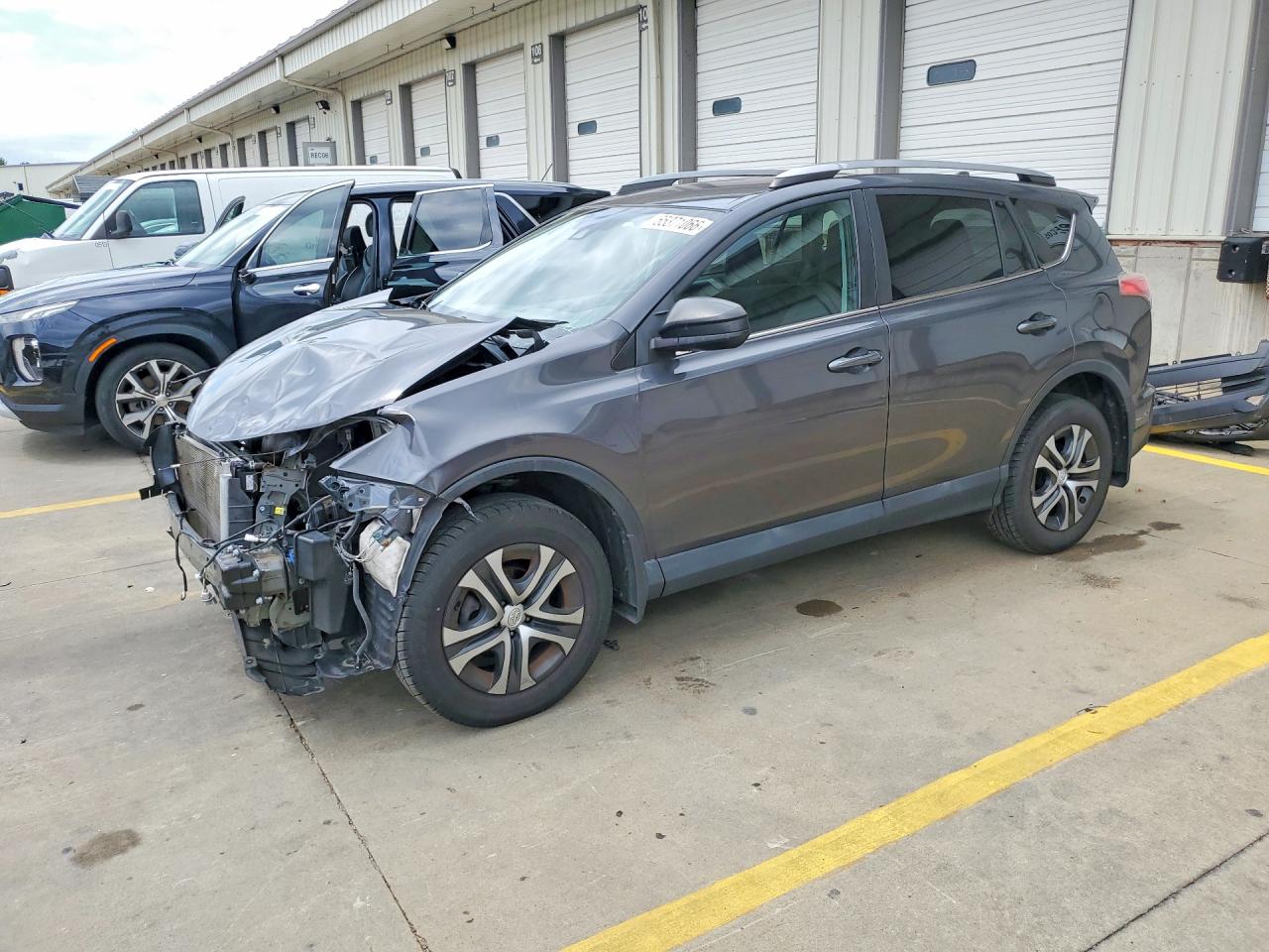 2018 TOYOTA RAV4 LE | 2T3ZFREV3JW509592 | UPCARS
