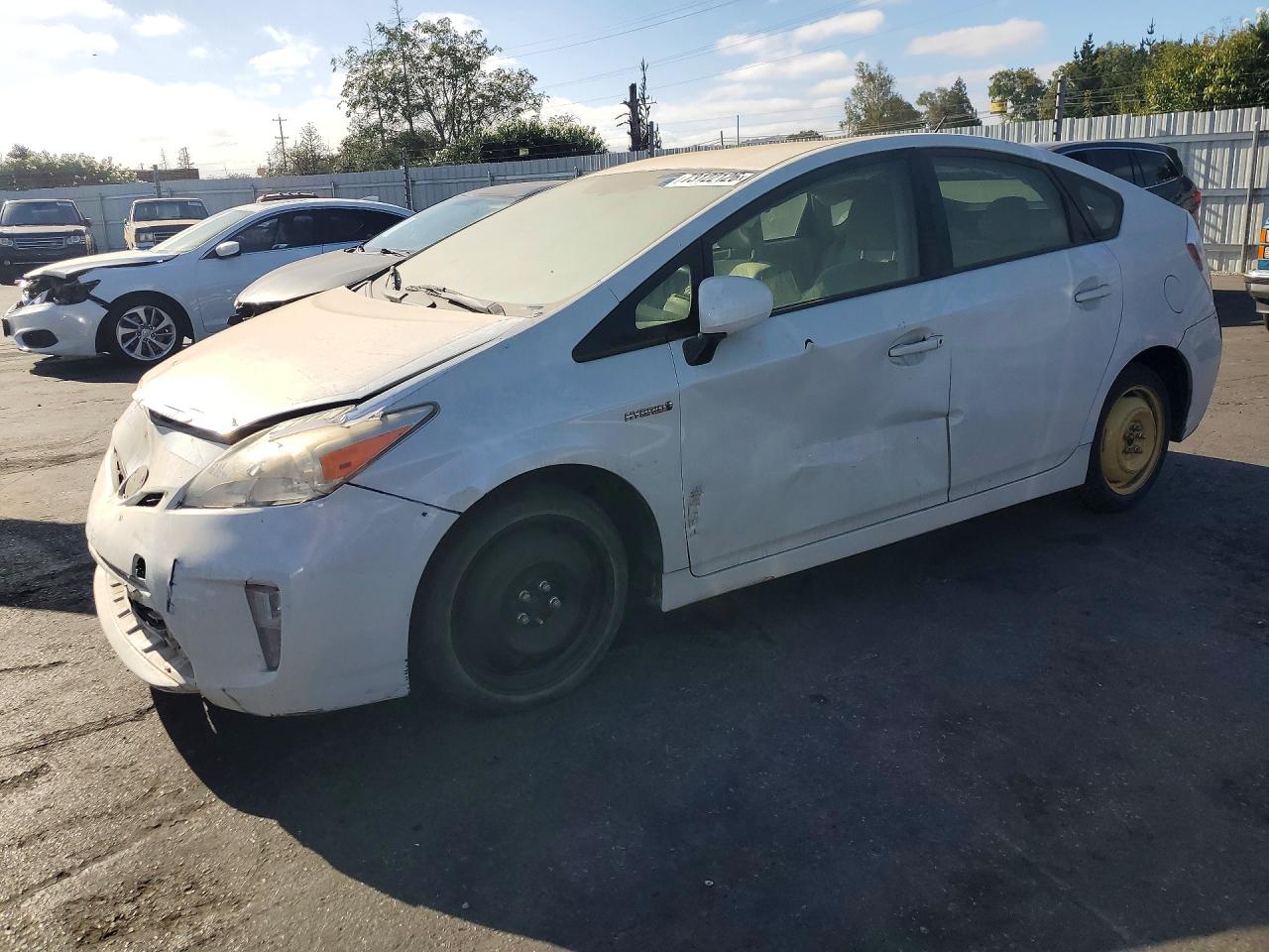 2015 TOYOTA PRIUS TWO | JTDKN3DU2F1915394 | UPCARS