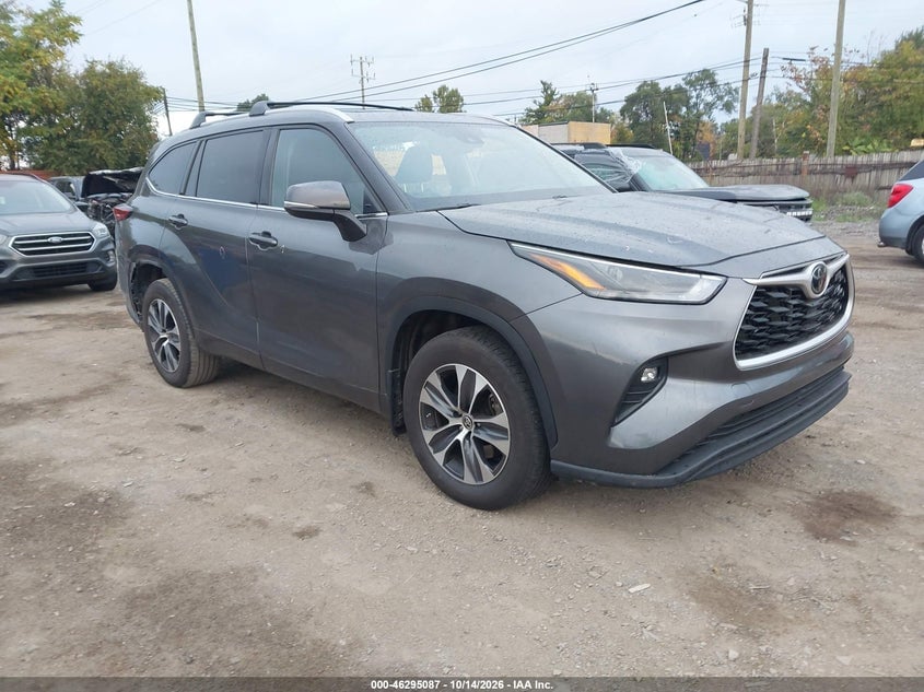 2022 TOYOTA HIGHLANDER XLE | 5TDHZRBH8NS167145 | UPCARS