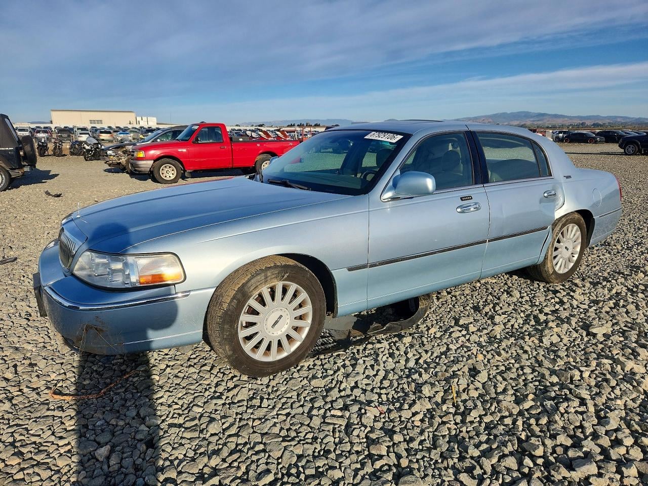 2005 LINCOLN TOWNCAR SIGNATURE LIMITED | 1LNHM82W05Y657666 | UPCARS