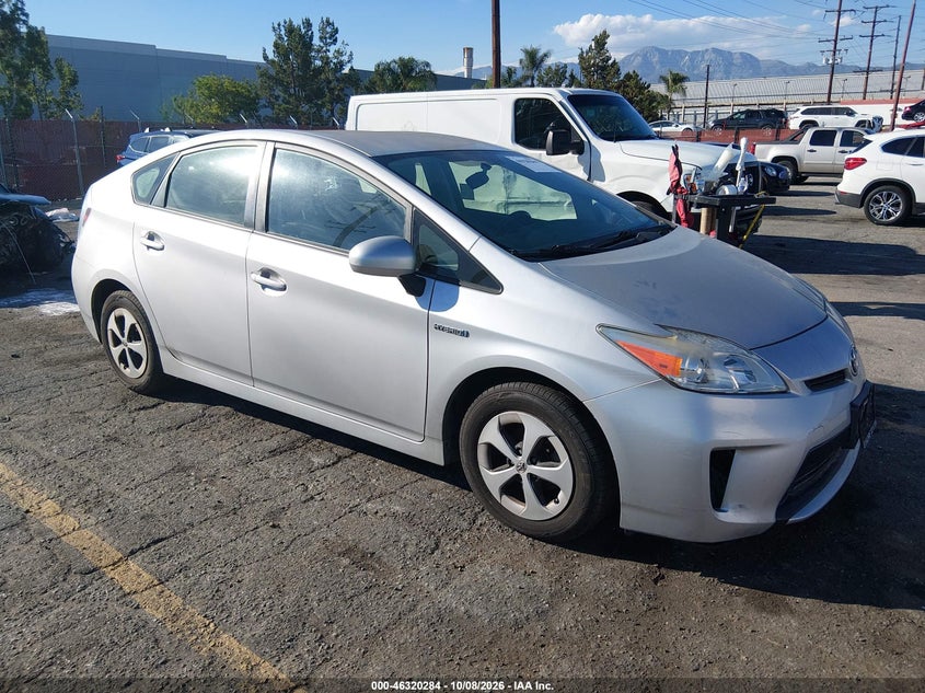 2015 TOYOTA PRIUS TWO | JTDKN3DU5F0396881 | UPCARS