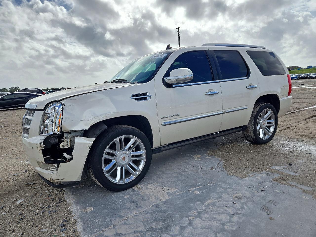 2013 CADILLAC ESCALADE PLATINUM | 1GYS3DEF9DR315895 | UPCARS