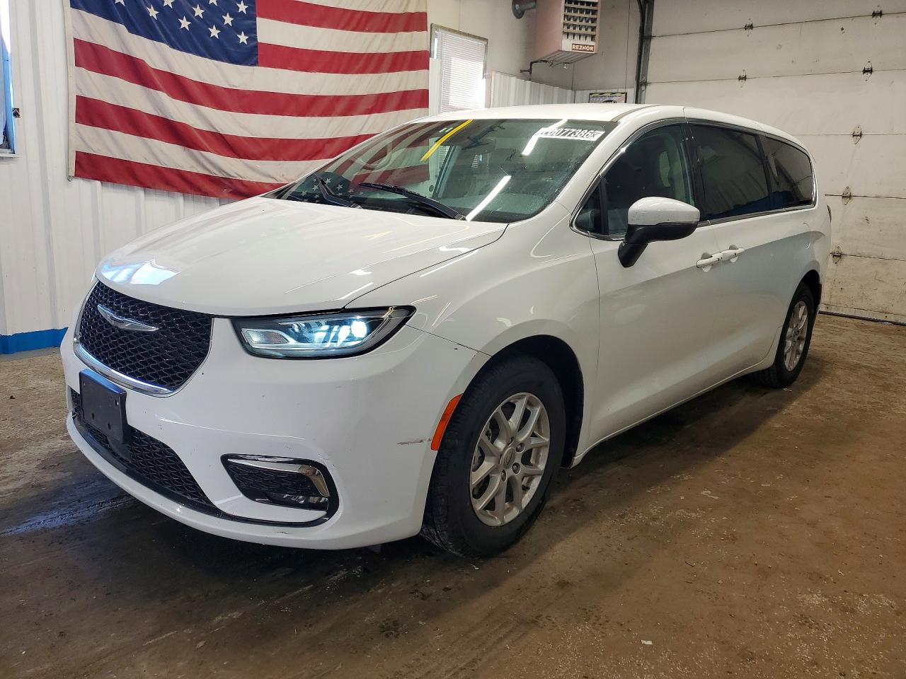 2023 CHRYSLER PACIFICA TOURING L | 2C4RC1BG1PR529018 | UPCARS