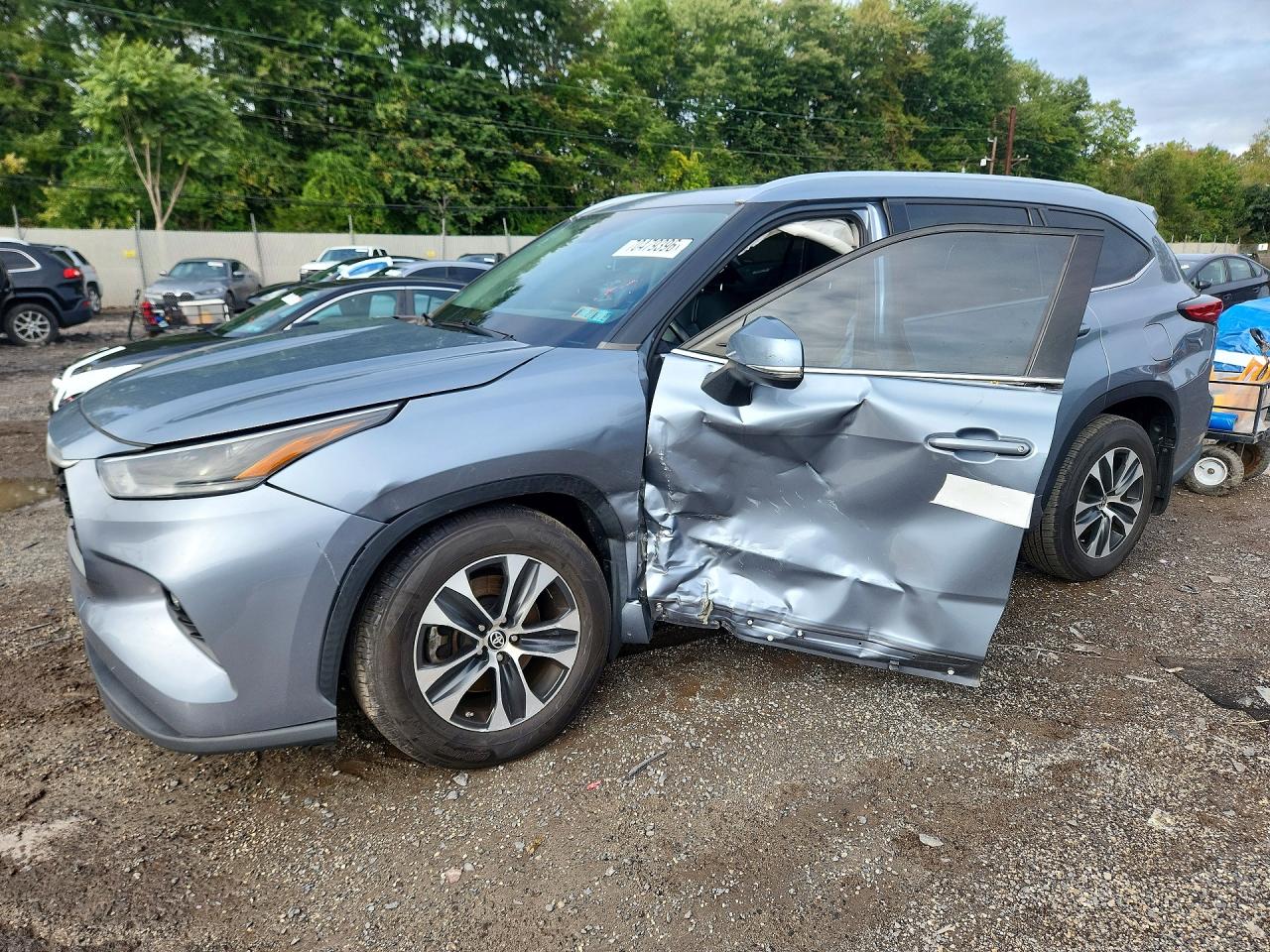 2021 TOYOTA HIGHLANDER XLE | 5TDHZRBHXMS093404 | UPCARS