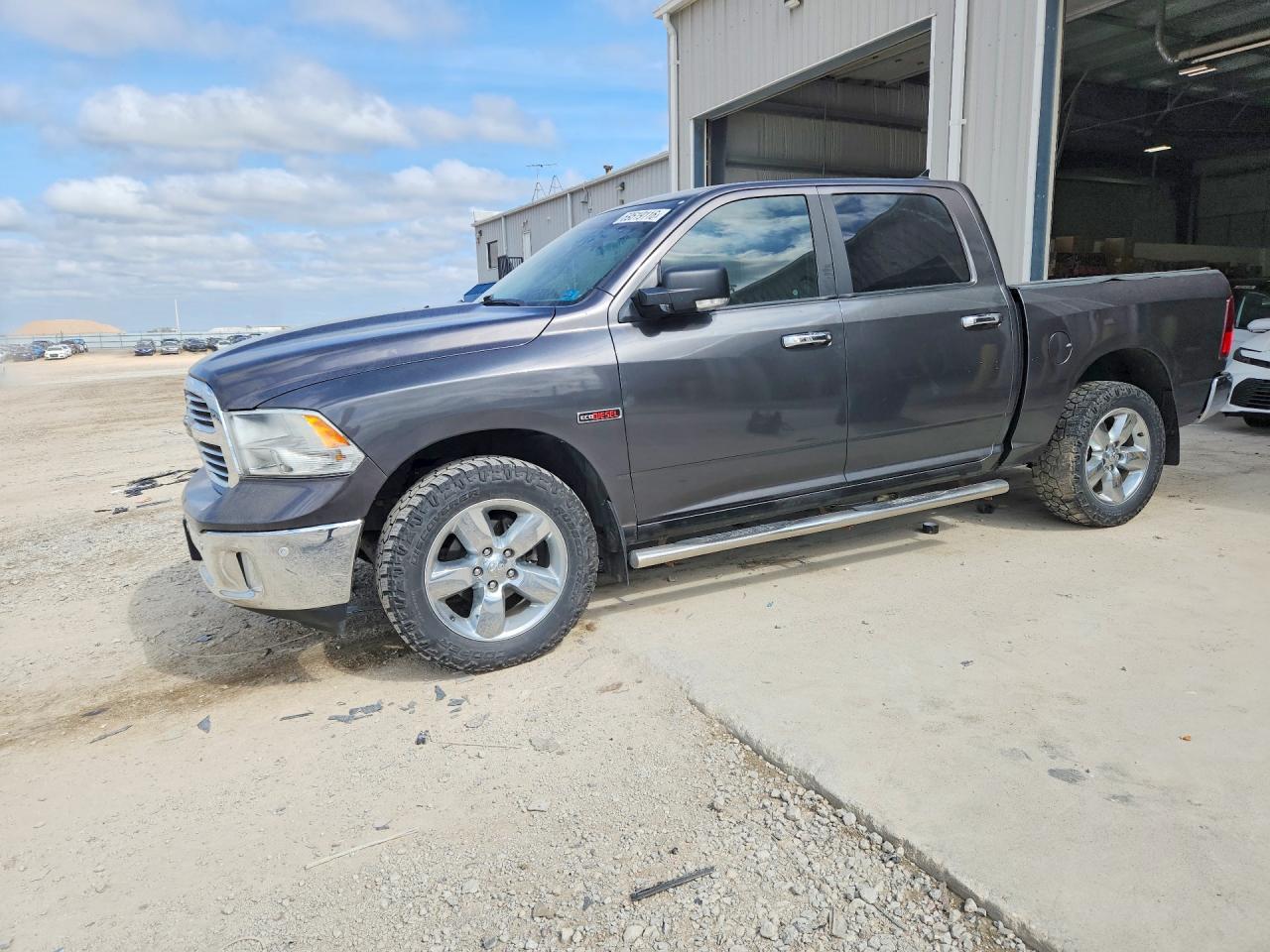 2017 RAM 1500 SLT | 1C6RR7LM0HS879530 | UPCARS