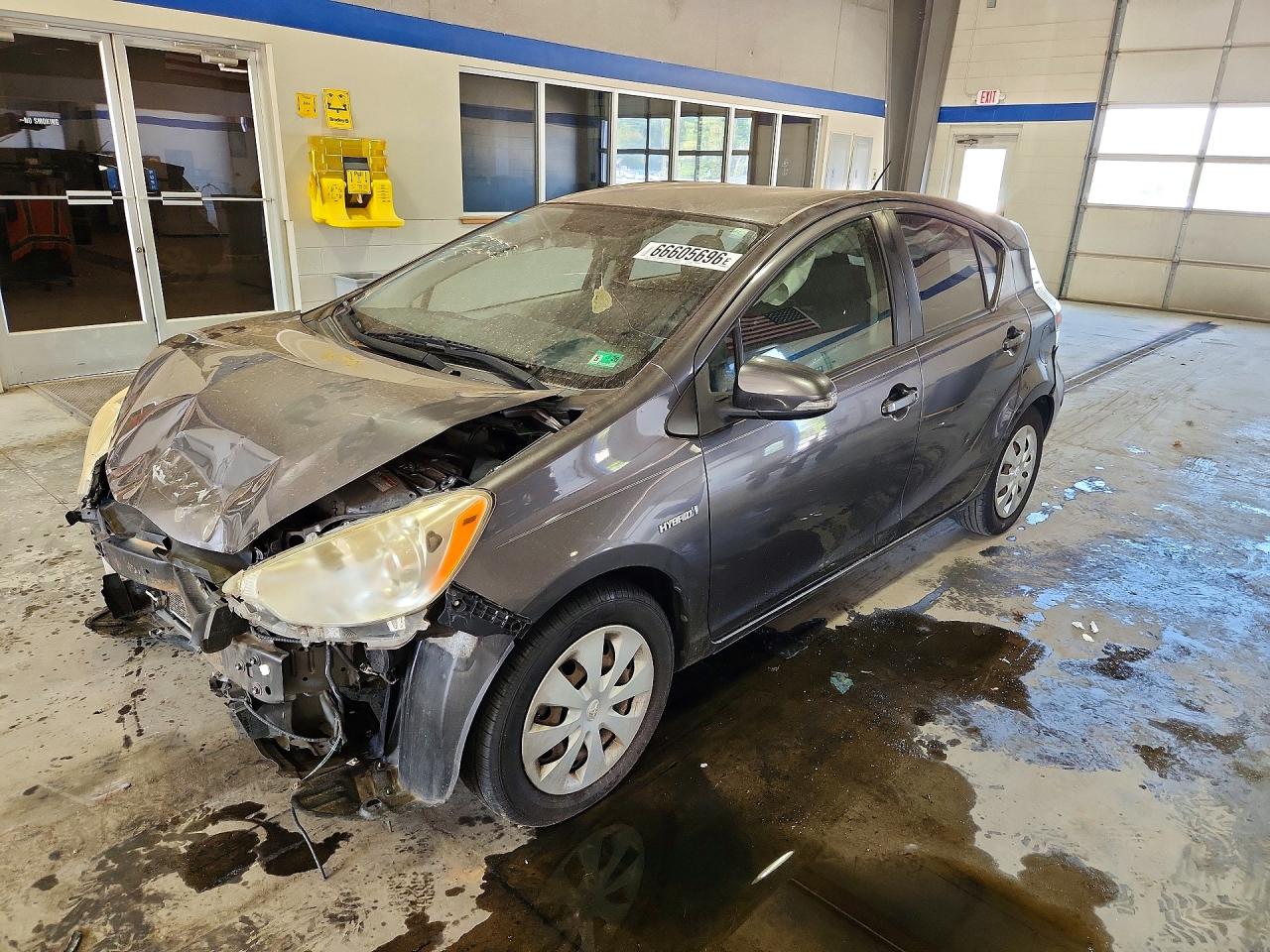 2013 TOYOTA PRIUS TWO | JTDKDTB3XD1544589 | UPCARS