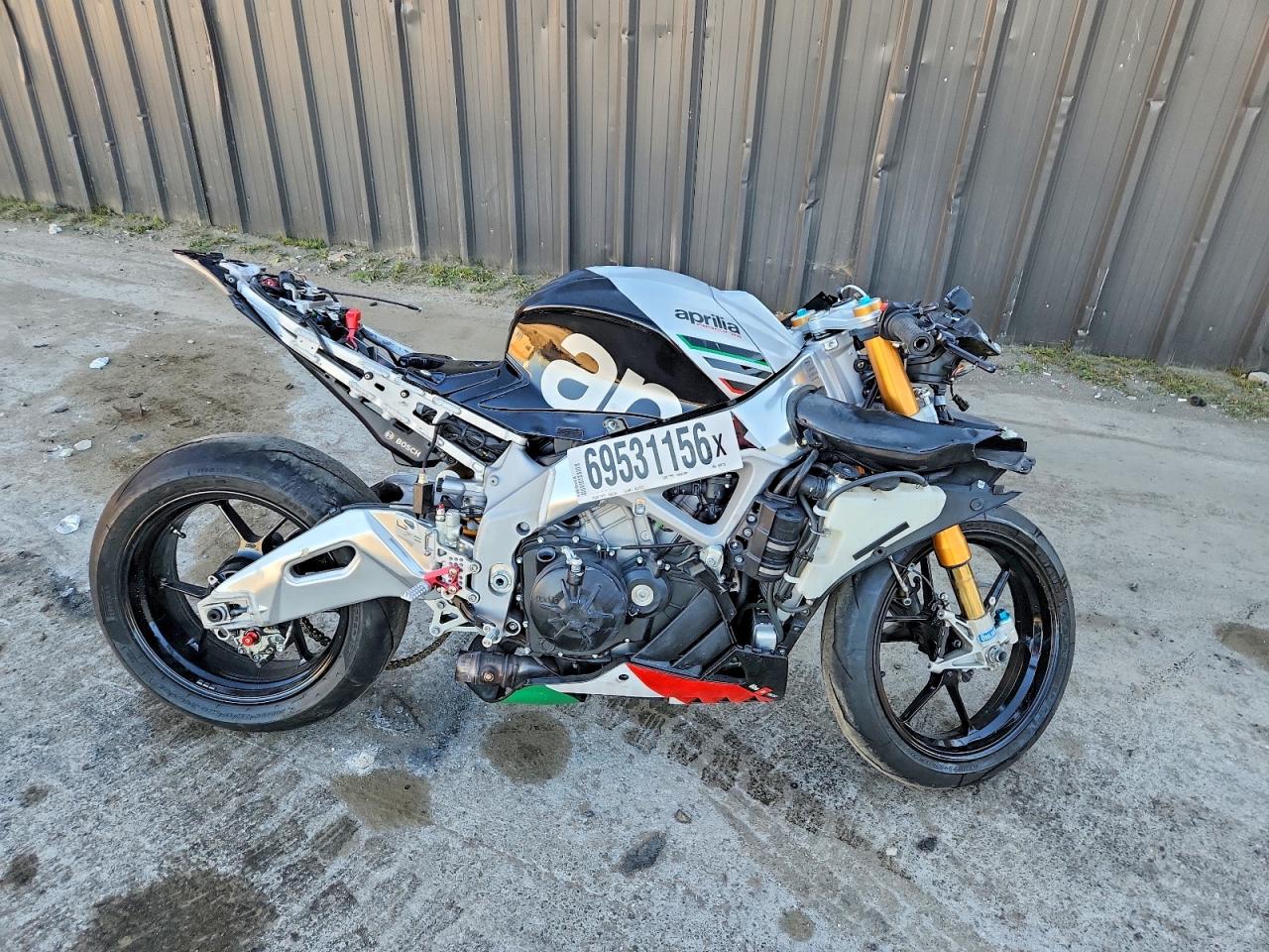 2016 APRILIA MOTORCYCLE RF | ZD4RKUB04GS000785 | UPCARS