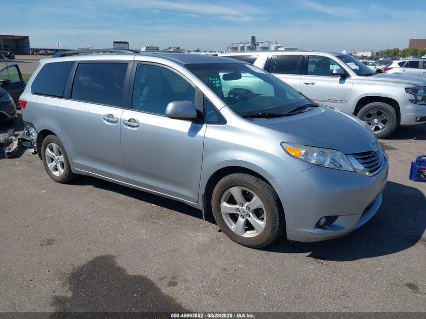 2015 TOYOTA SIENNA XLE PREMIUM 8 PASSENGER | 5TDYK3DC5FS597347 | UPCARS