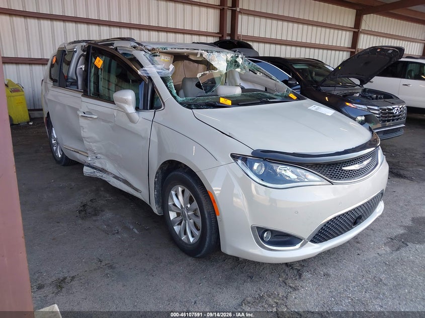 2019 CHRYSLER PACIFICA TOURING L | 2C4RC1BG8KR588026 | UPCARS