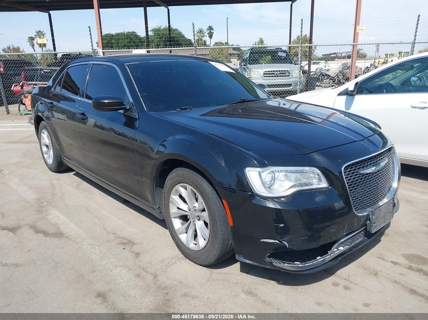 2015 CHRYSLER 300 LIMITED | 2C3CCAAG9FH920935 | UPCARS