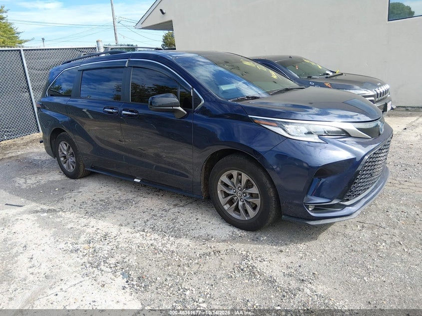 2022 TOYOTA SIENNA XSE | 5TDXRKEC2NS096432 | UPCARS