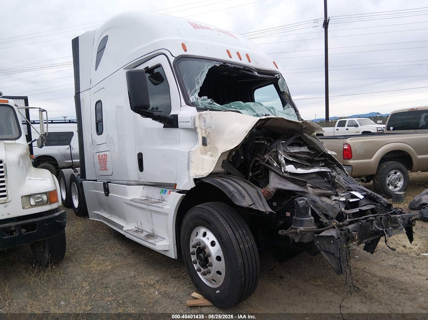 2020 FREIGHTLINER NEW CASCADIA 126 | 3AKJHHDRXLSLP8542 | UPCARS