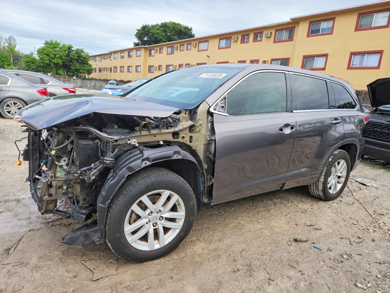 2015 TOYOTA HIGHLANDER LE | 5TDZARFH2FS016664 | UPCARS