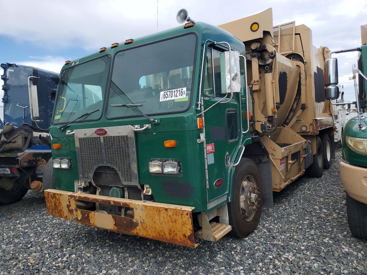 2009 PETERBILT ALL OTHE REFUSE TRUCK | 3BPZL00X69F719201 | UPCARS