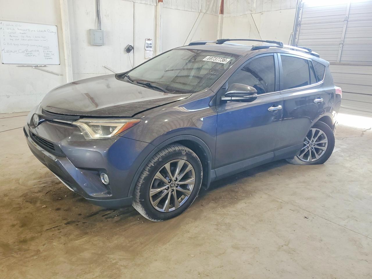 2017 TOYOTA RAV4 LIMITED | JTMDFREV5HJ168523 | UPCARS