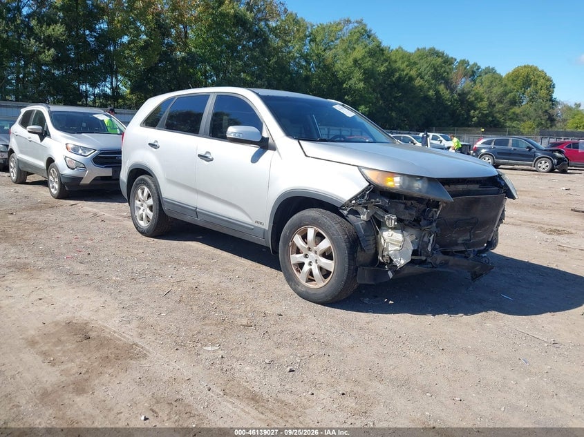 2011 KIA SORENTO LX | 5XYKTCA12BG137768 | UPCARS
