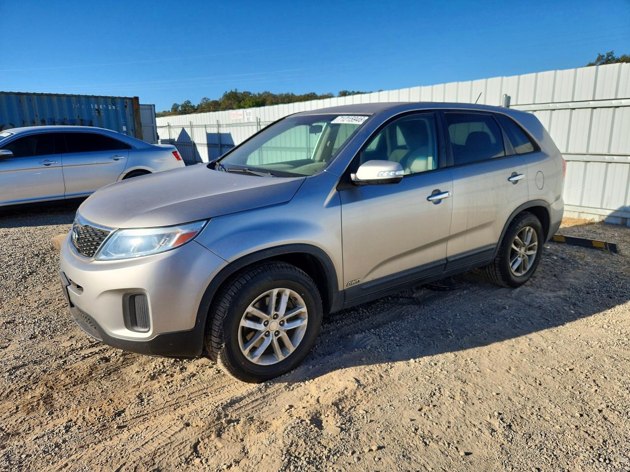 2015 KIA SORENTO LX | 5XYKTCA60FG653726 | UPCARS